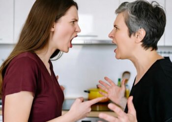 Я не к тебе, я к сыну своему приехала