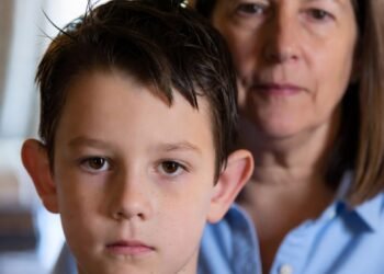 Ему девять, он не разговаривает и многие семьи отказываются