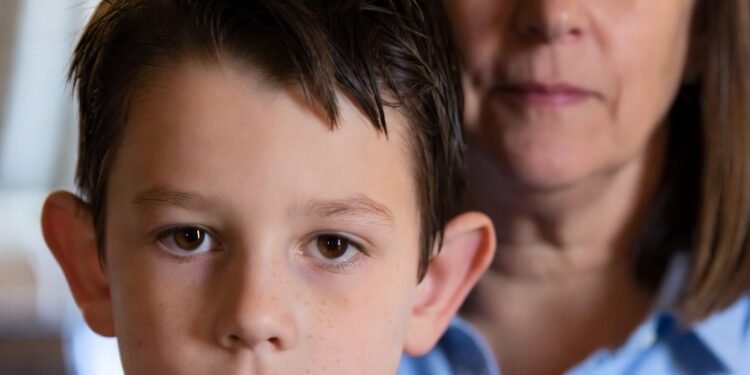 Ему девять, он не разговаривает и многие семьи отказываются