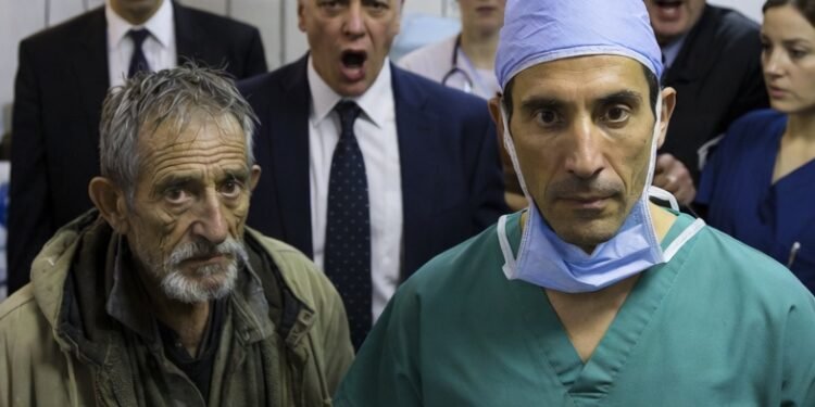 Хирург привёл в клинику бомжа