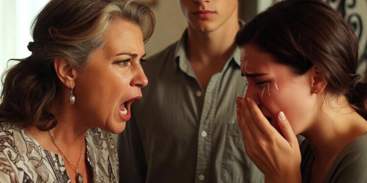 Ты нищенка, прошипела свекровь с кривой улыбкой