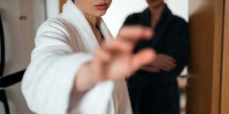 Анечка а ты что еще в пижаме?