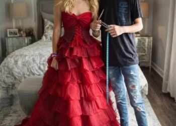 Моя мачеха насмехалась над выпускным платьем