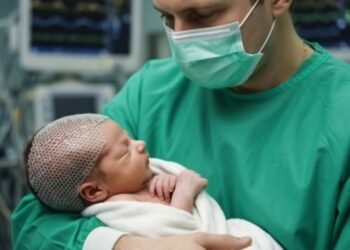 Роды приняли опасный оборот.